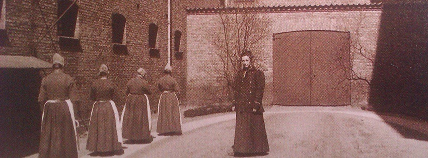 Foredrag om barnemordersker, Fotograf: Peter Elfelt, det kongelige bibliotek, 1909