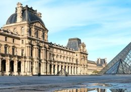 Louvre i Paris