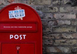 Rød postkasse